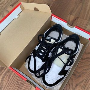 Nike Dunk Low (Panda)